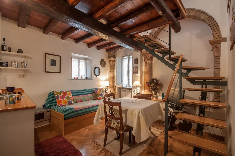 Rome Accommodation - Palazzo Massimo