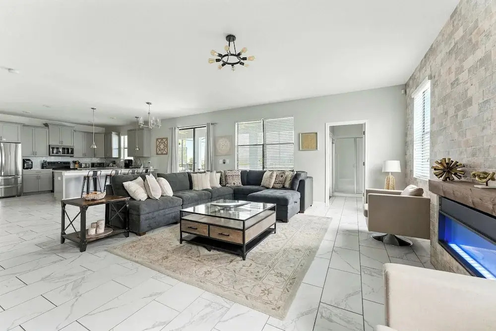Luxury Decor 6BR at Storey Lake Sleeps 16