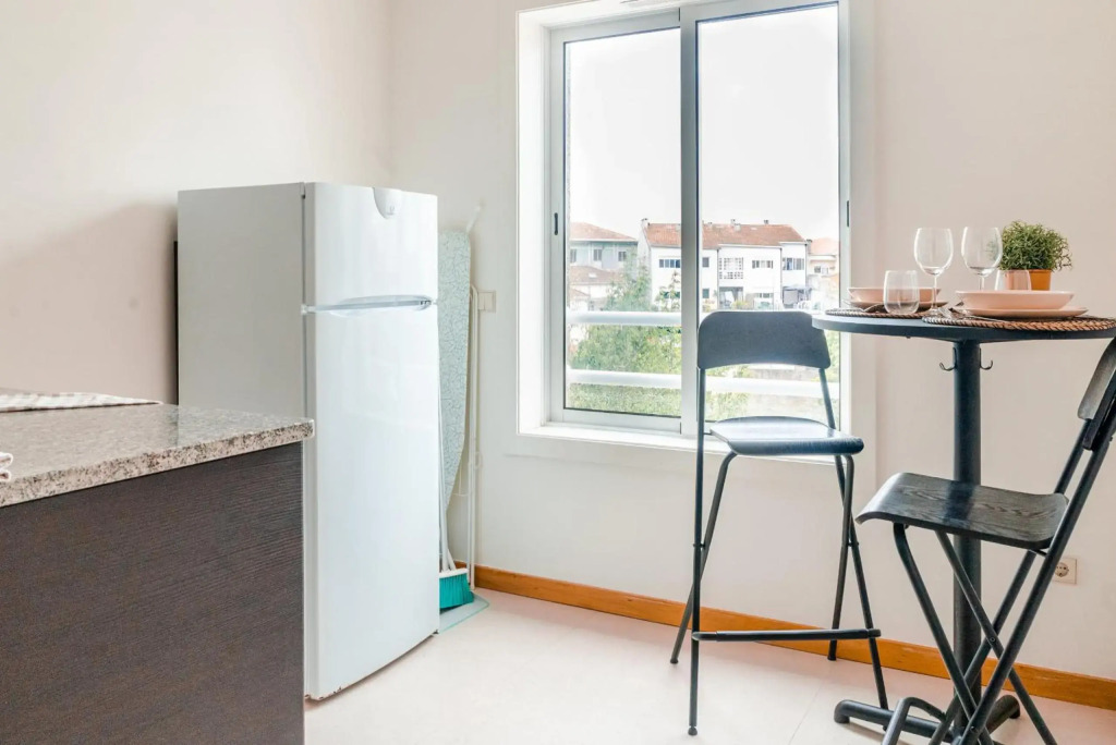 Sunny Studio in the heart of Lapa - 5min walk to Metro!
