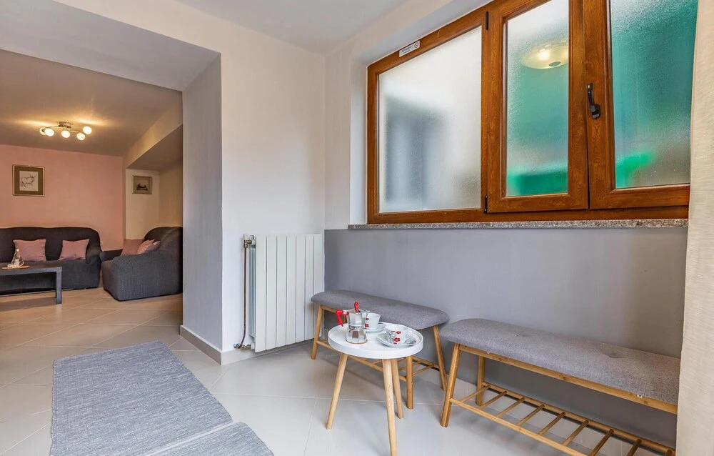 Beautiful Apartment in Liznjan With Wifi and 1 Bedrooms
