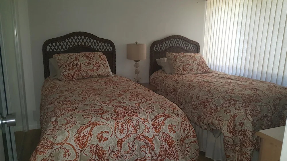 Midnight Cove Ii 214f - Best Of The Bayside! 2 Bedroom Condo