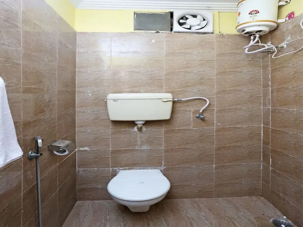 OYO 4939 Hotel Highway Inn
