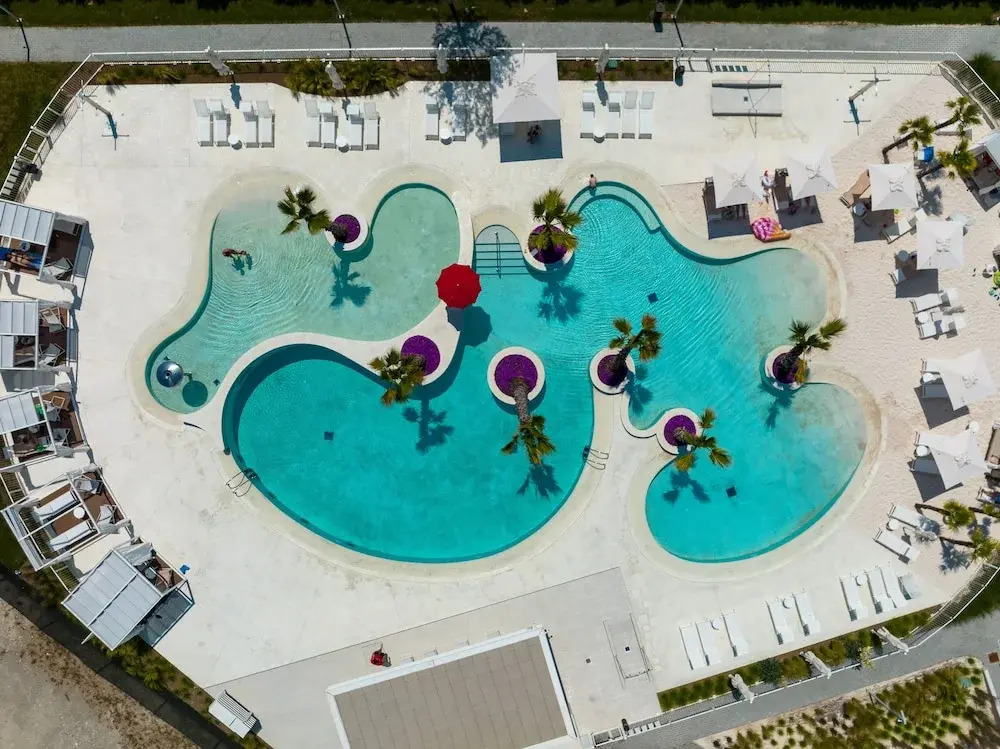 Pareus Beach Resort
