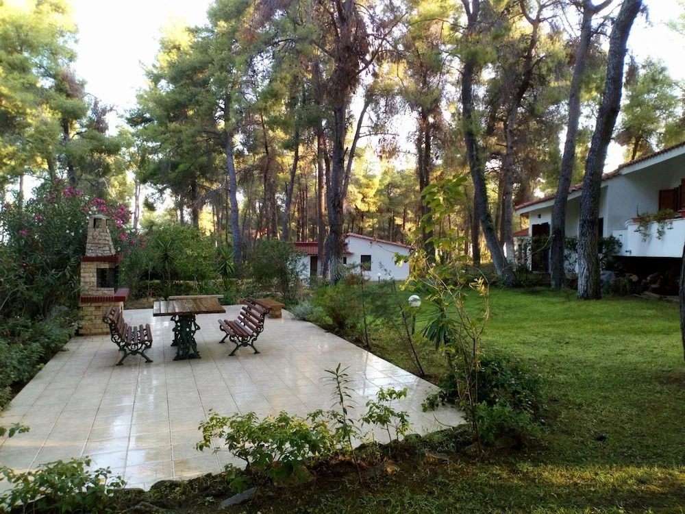 Family Villa in Sani - Sleeps 6 - Parking - Wifi