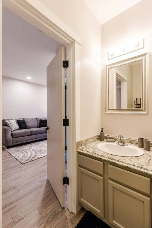 Natural Light And Newly Remodeled 1 Bedroom Unit