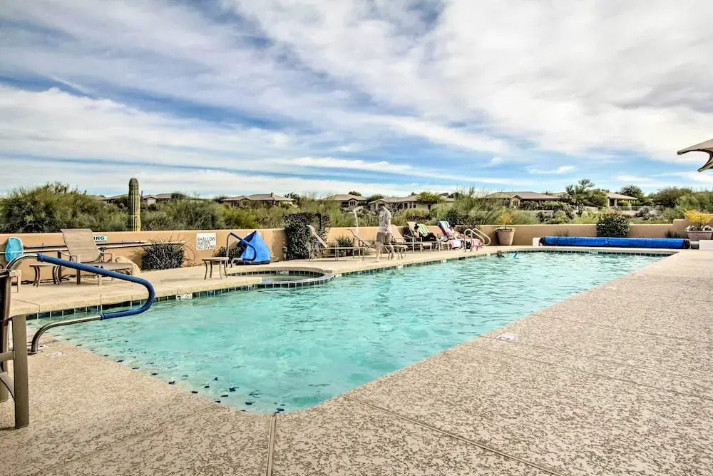 A Golfer's Retreat + Patio: Quiet Scottsdale Home