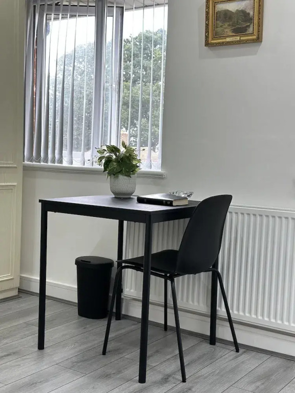 Stunning 4-bed House in Birmingham