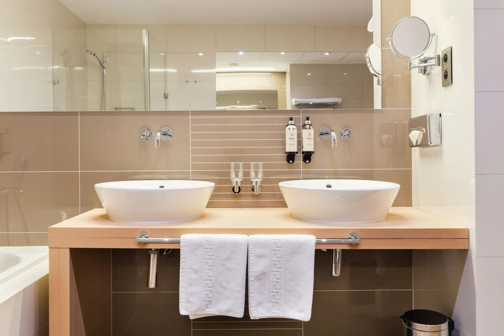 Roset Hotel & Residence
