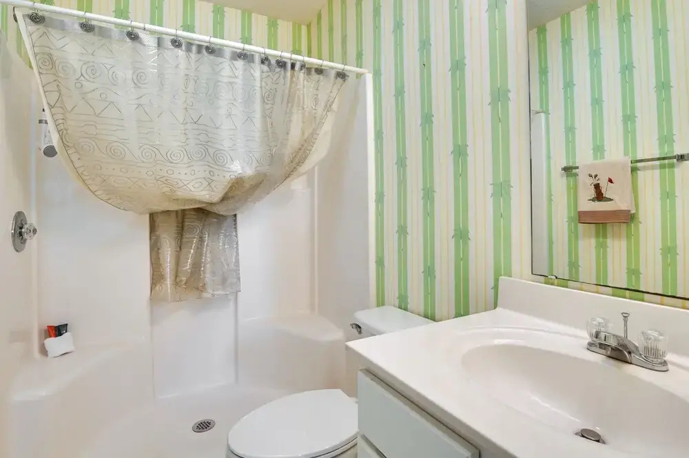 Myrtle Beach Condo w/ Pool: Near Golf & Mall!