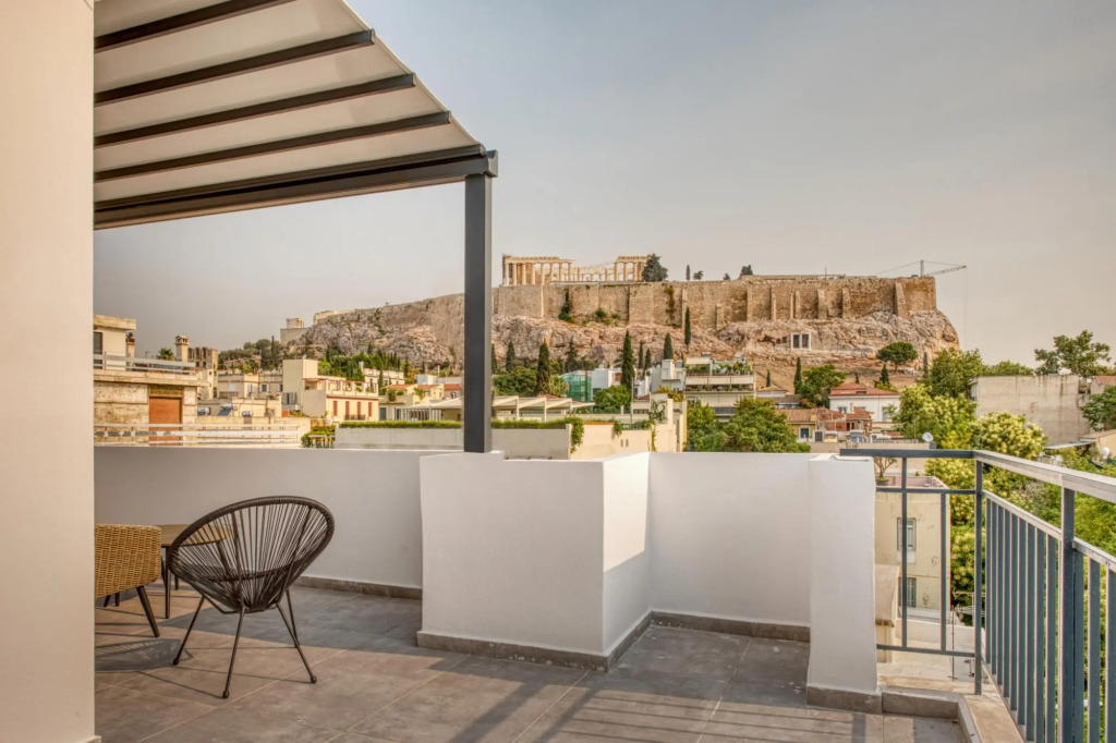 Lux Deck Roof Apt at the Foothills of Acropolis w Breathtaking View