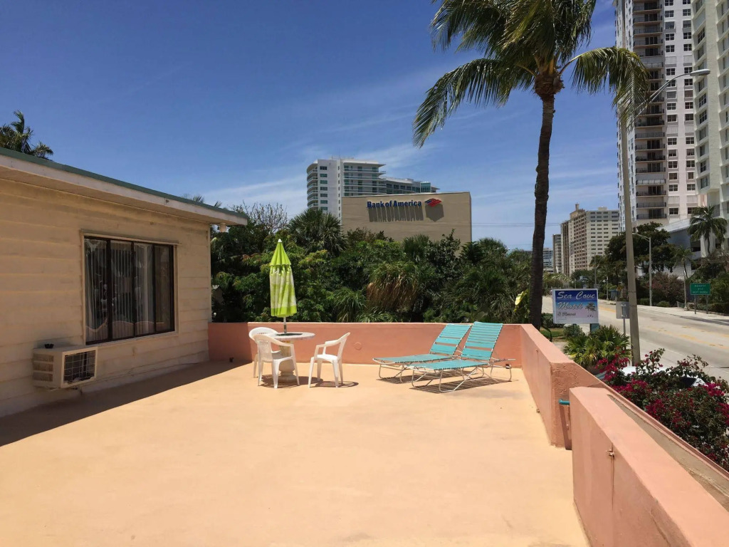 Sea Cove Motel