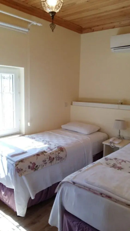 Three Palms Suites