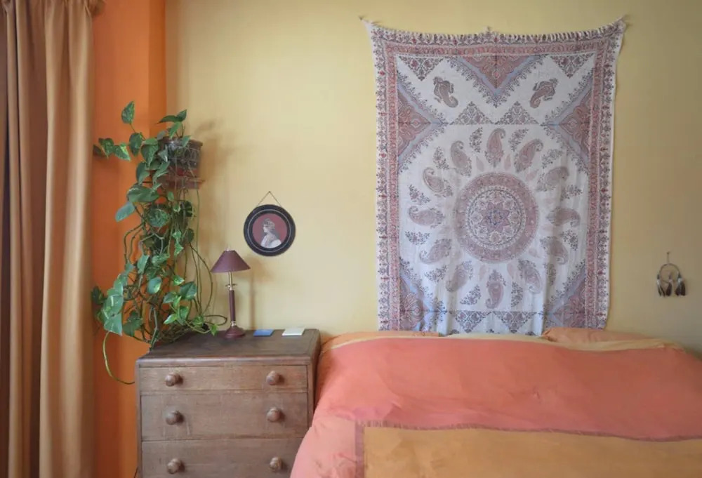 Eclectic Home In Trendy Bristol Suburb
