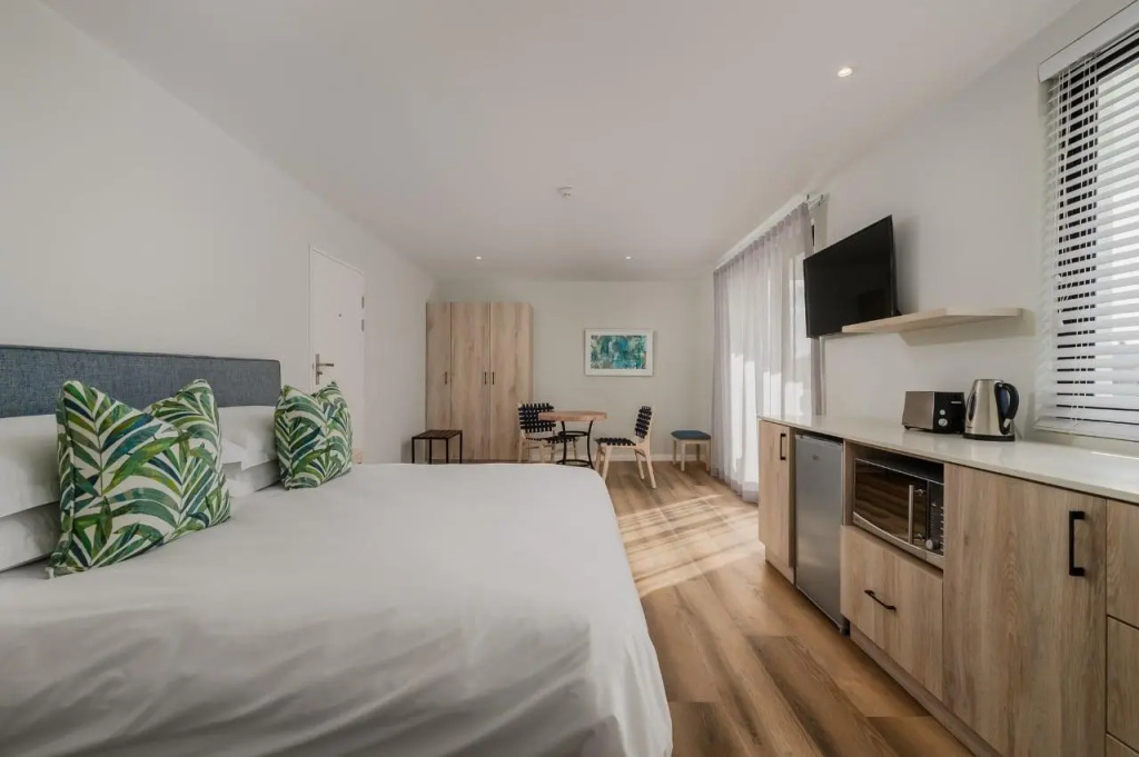 E-Hotels trading as Paxton Luxury Apartments