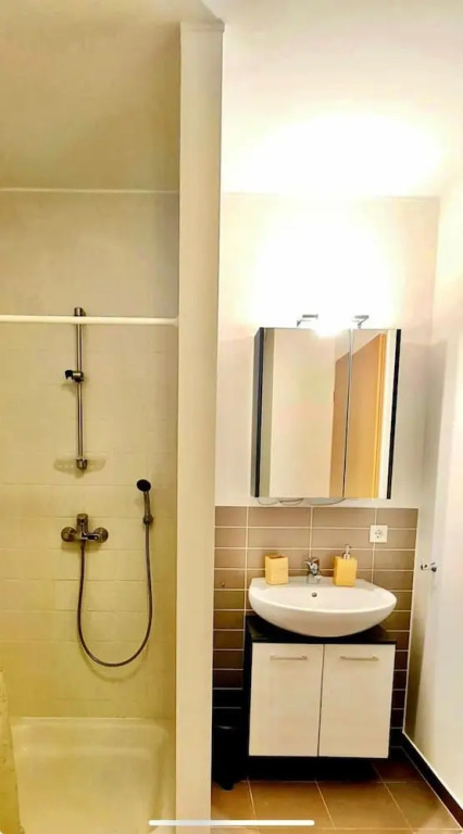 One bedroom flat with parking&balcony