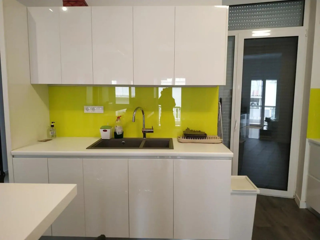 Fully renovated, family-friendly apartment, next to a huge green park, in Athens center