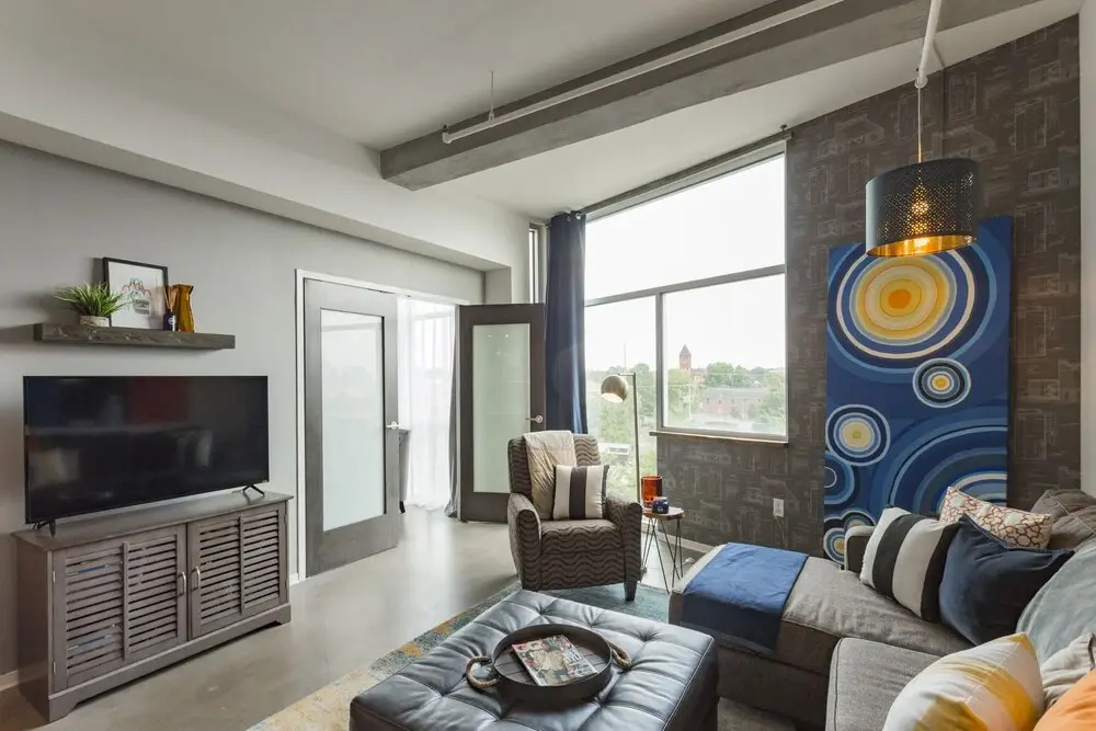 Executive Industrial Chic Condo 30 night min
