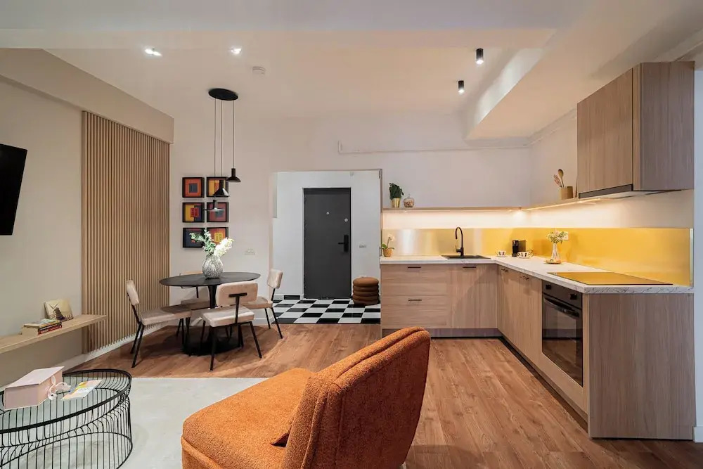 Playful & Trendy 2BR on Regina Elisabeta, Steps to Cismigiu Gardens | Bathtub & Boulevard Views