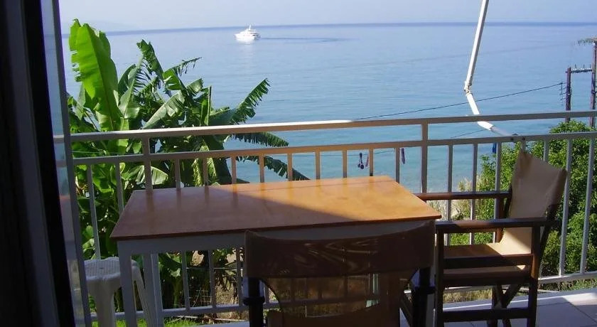 Rosas Beach Studios
