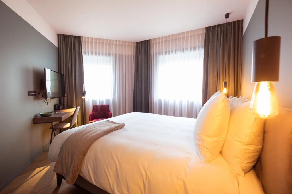 U Eat & Sleep Antwerp