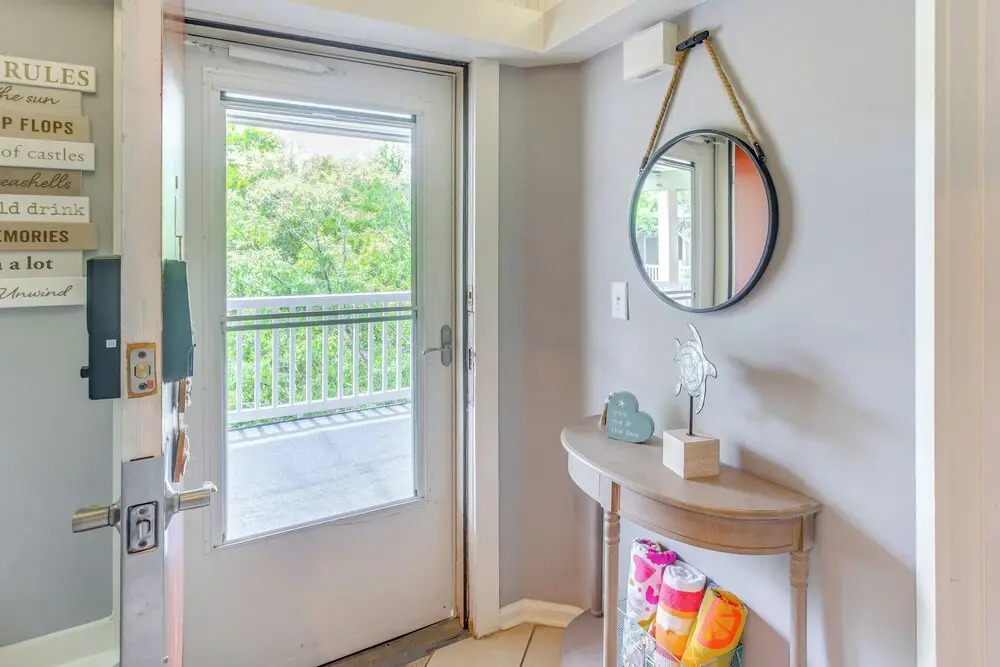 Walk to Beach & Barefoot Landing: Resort Condo!