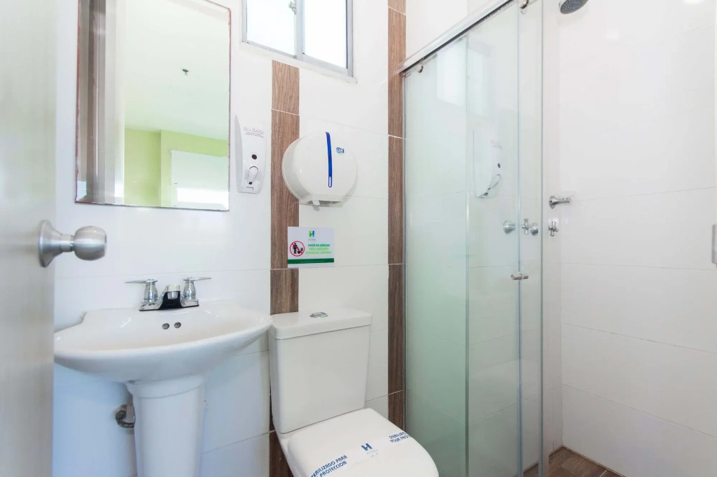 Hotel Aixo Suites By GEH Suites