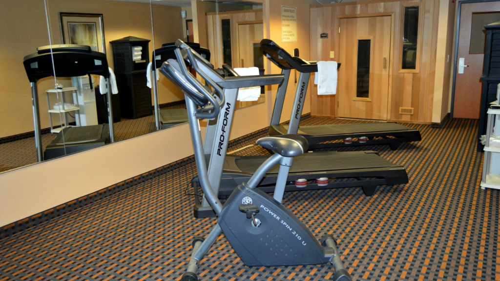 Holiday Inn Express & Suites Suffolk
