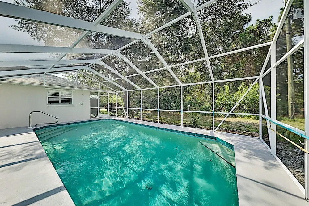 Corner Lot W/ Lanai & Private Pool 3 Bedroom Home
