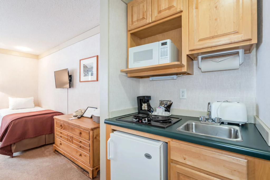 Mountainside Inn