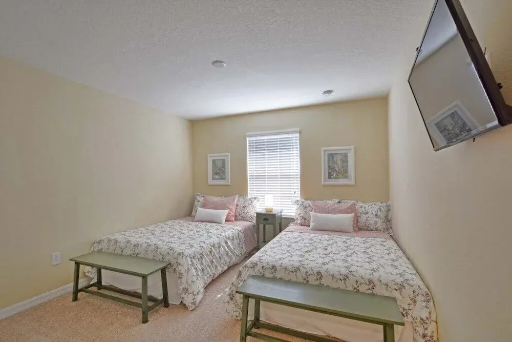 Townhome W/splashpool In Storey Lake -1610st 4 Bedroom Townhouse by Redawning