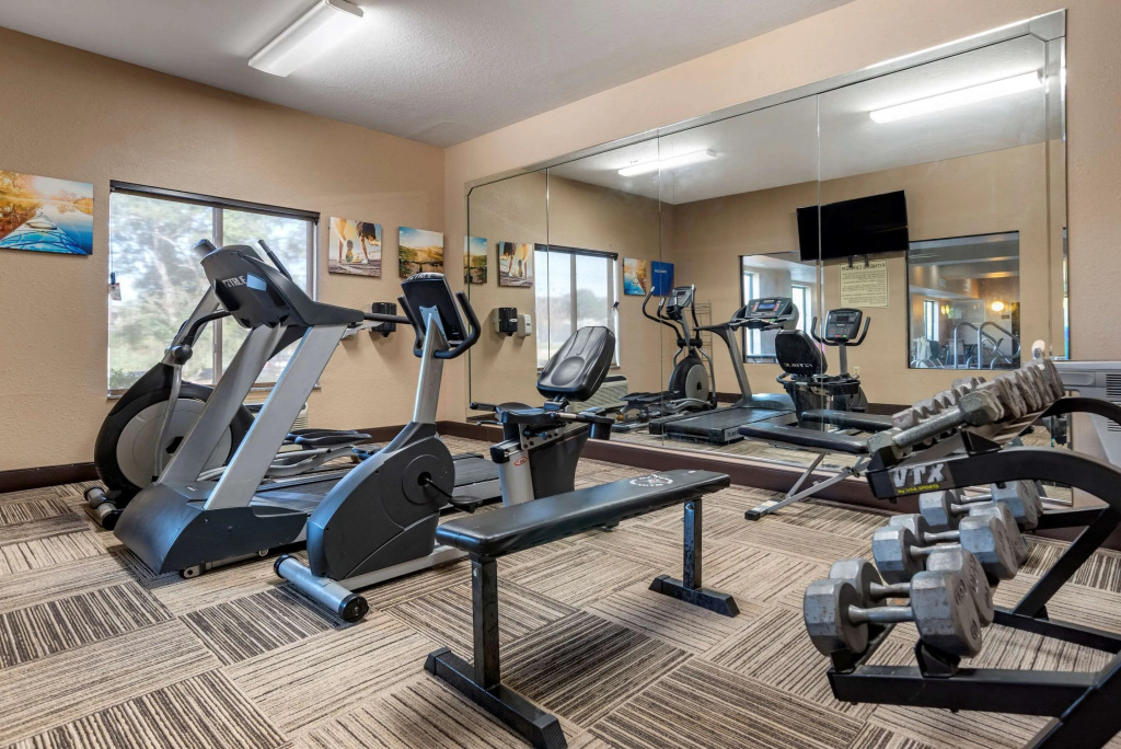 Comfort Inn & Suites Clinton - Jackson West