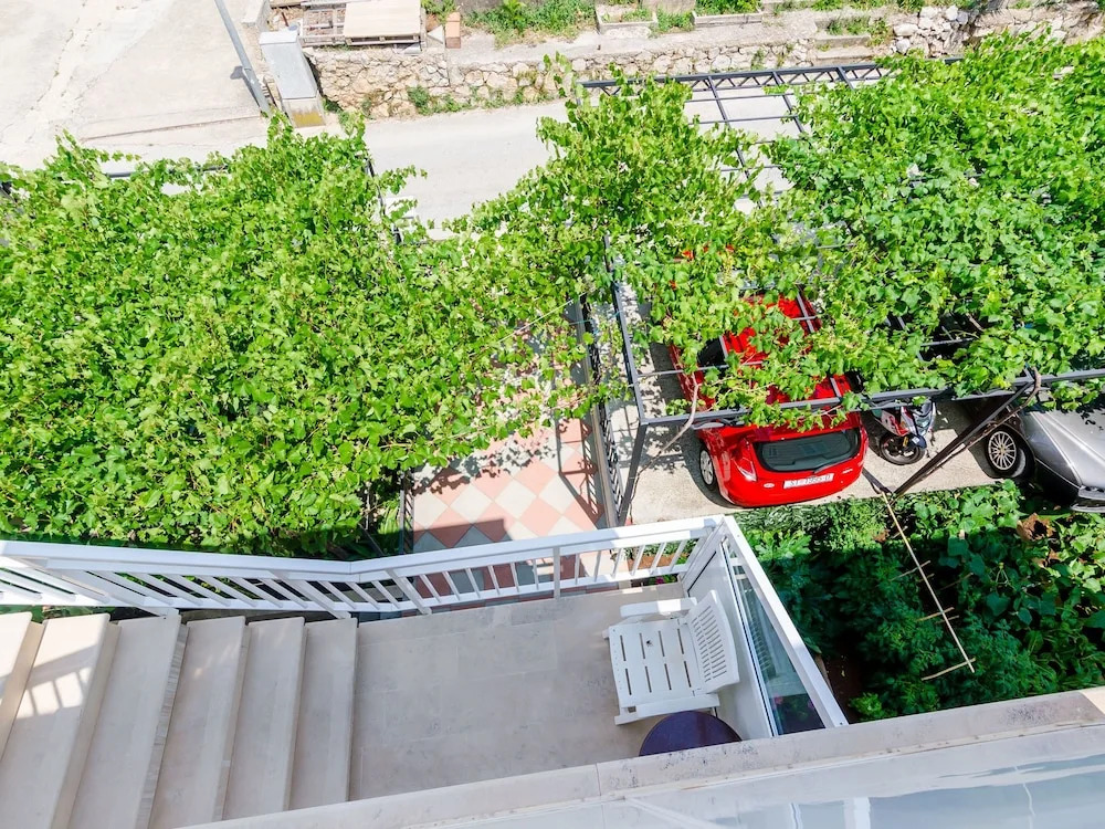 Comfortable Apartment With Amazing Seaview and Private Balcony,free Parking,wifi