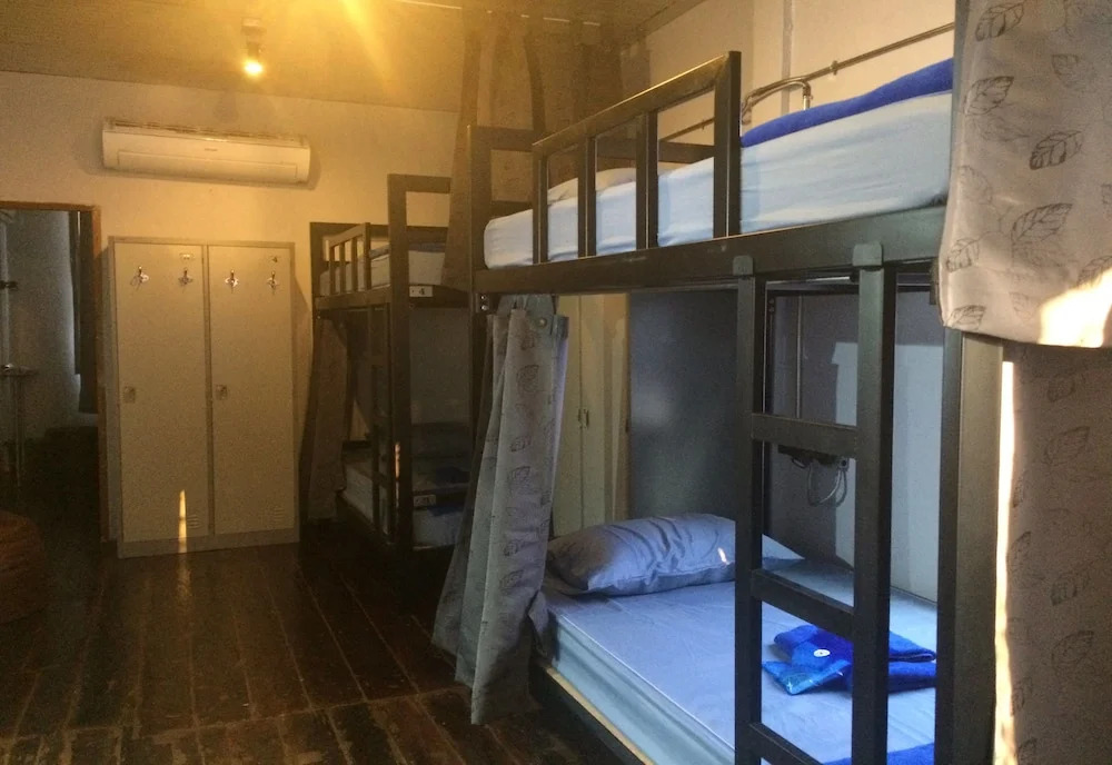 Monkey Cave - Hostel