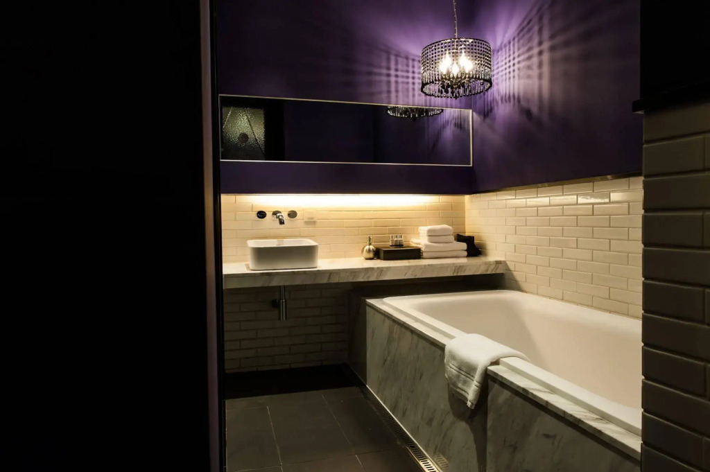 SR Hotel Sadang