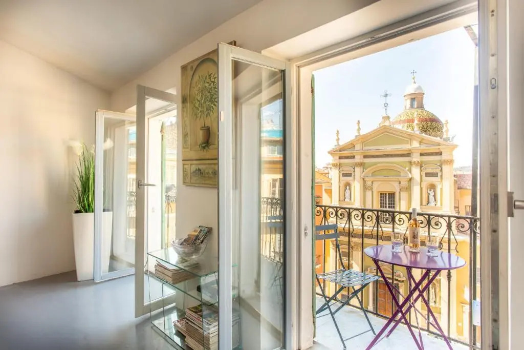 Ross 5- F2, Lumineux, Balcon, Loft, Clim, Vieux-Nice