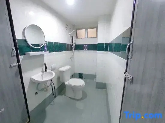 13pax Glory Executive Suite 3R3B, DOORSTEP BEACH, POOL, BBQ, WIFI, 50"TV