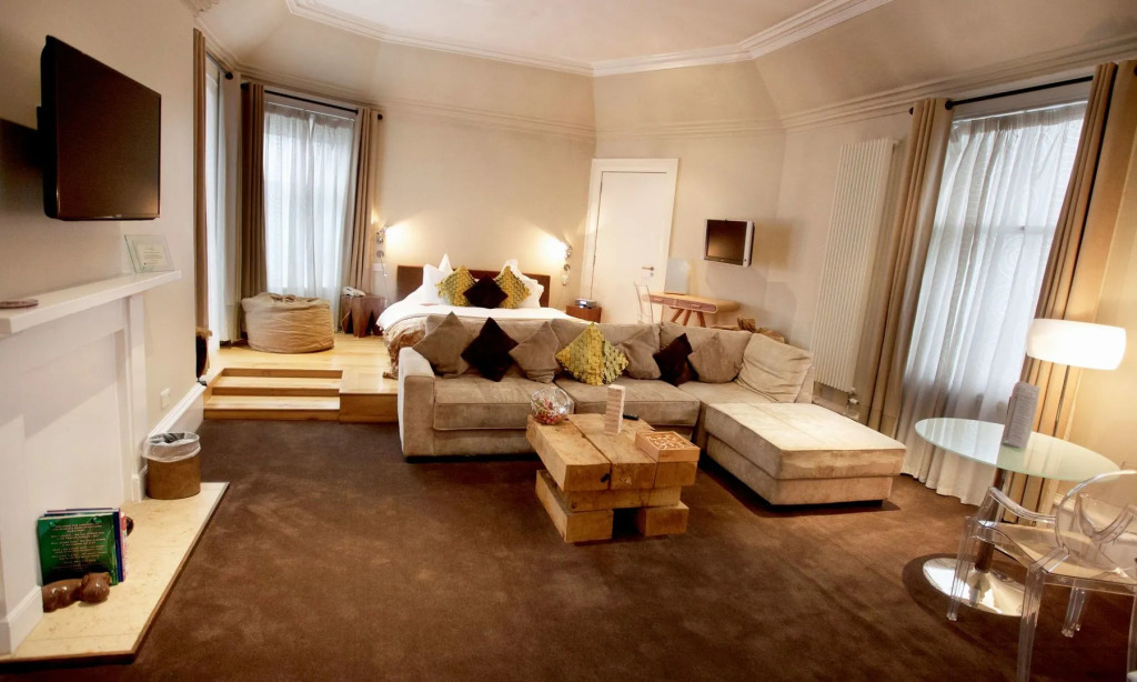 Carmelite Hotel