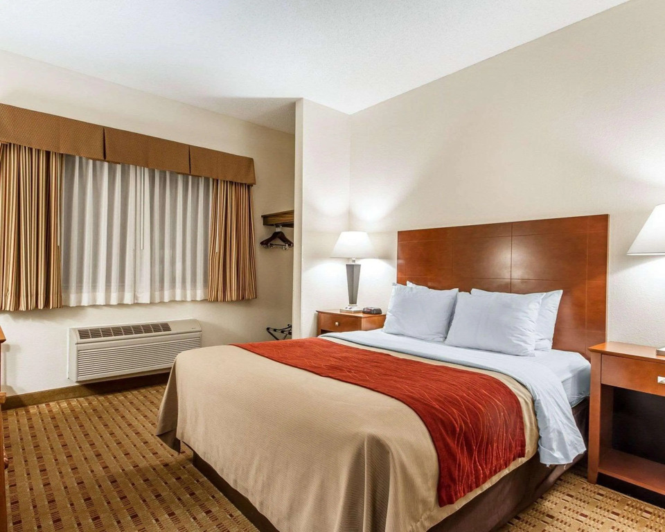 Quality Inn & Suites Eau Claire University Area