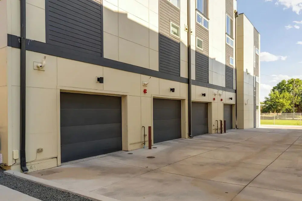 Mountain-view Rooftop Deck: Denver Townhome