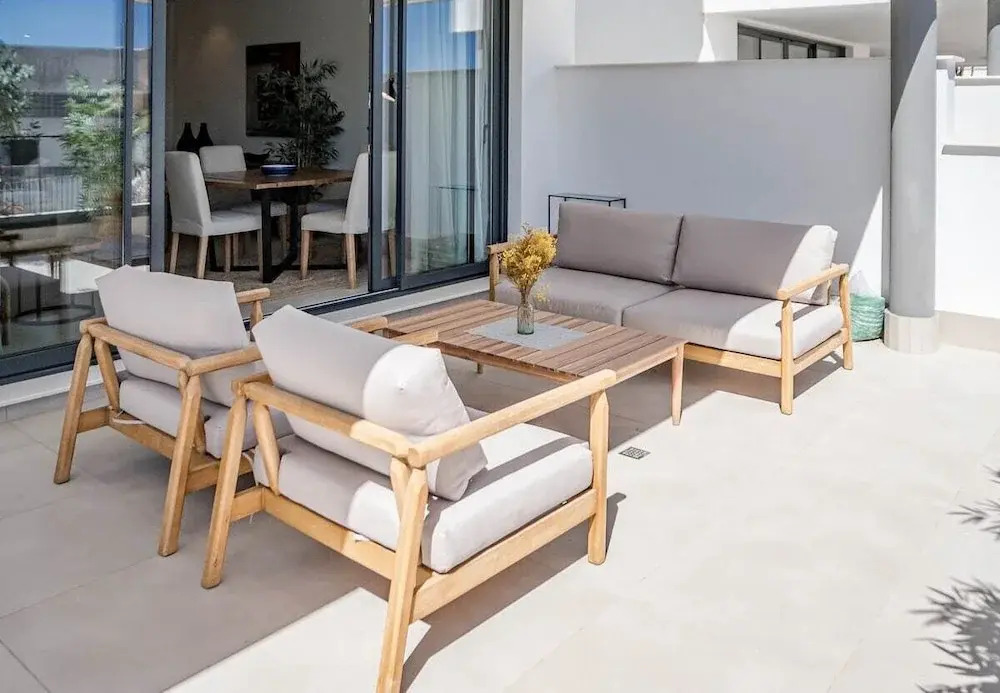 Lme4.bb - Apotel Las Mesas by Roomservices