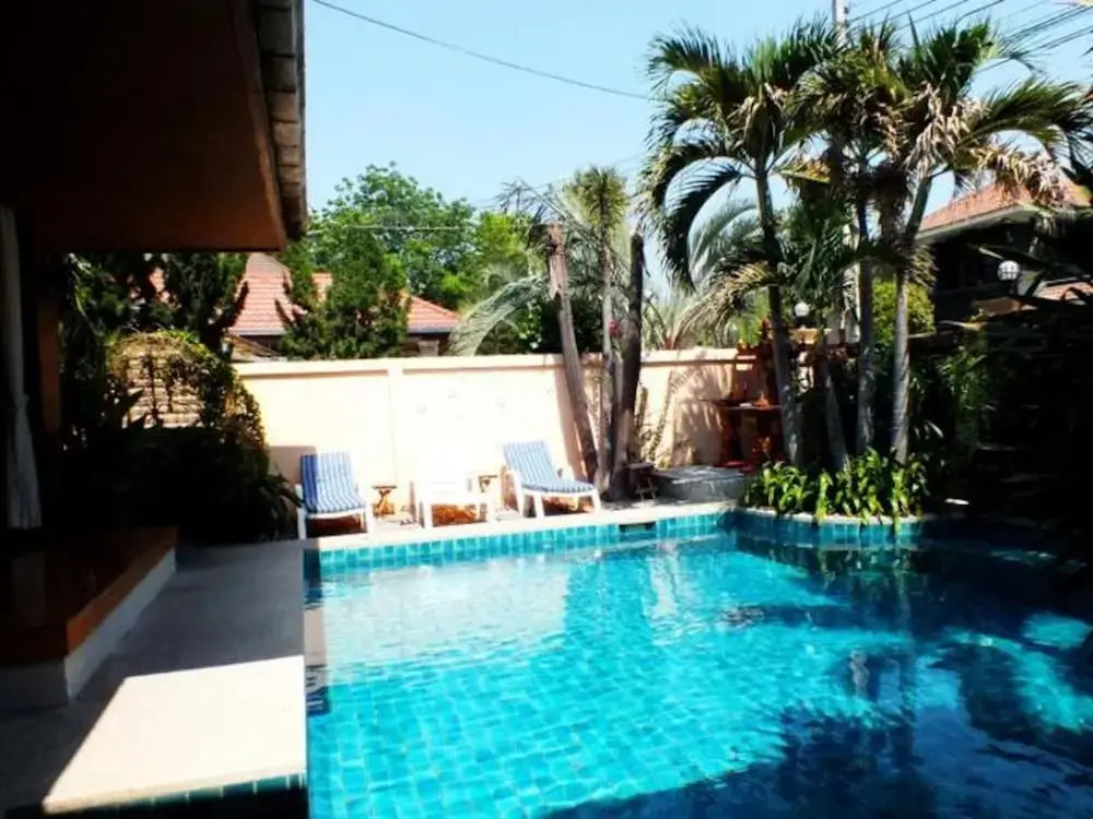 4 Bedroom Private Pool Bungalow Walking Street 15 Min Ride Away