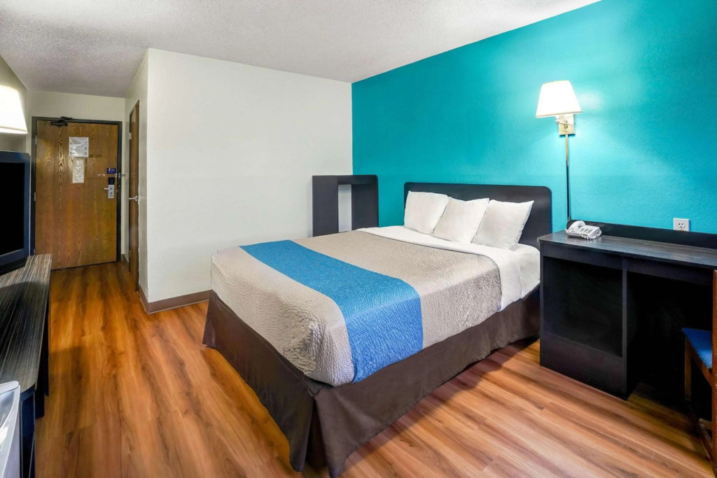 Motel 6-Montoursville, PA - Williamsport