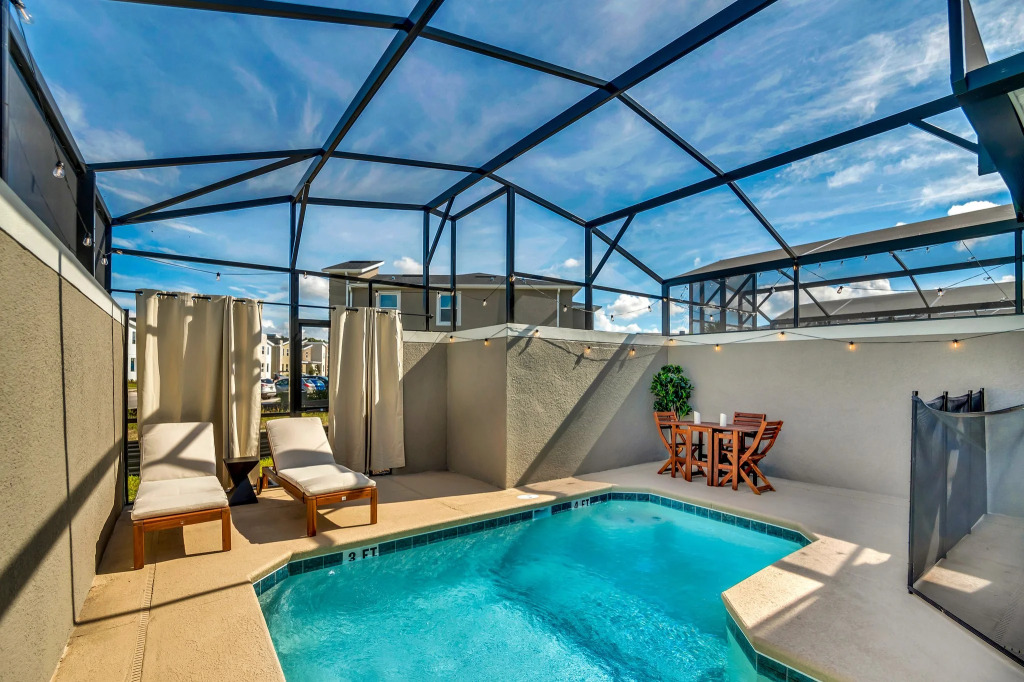 Brand New Storey Lake 5 Bedroom with Pool, Kissimmee, US