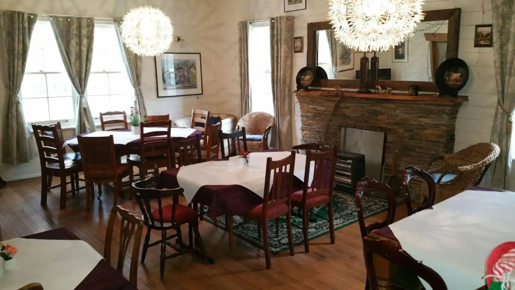 Lake Leake Inn