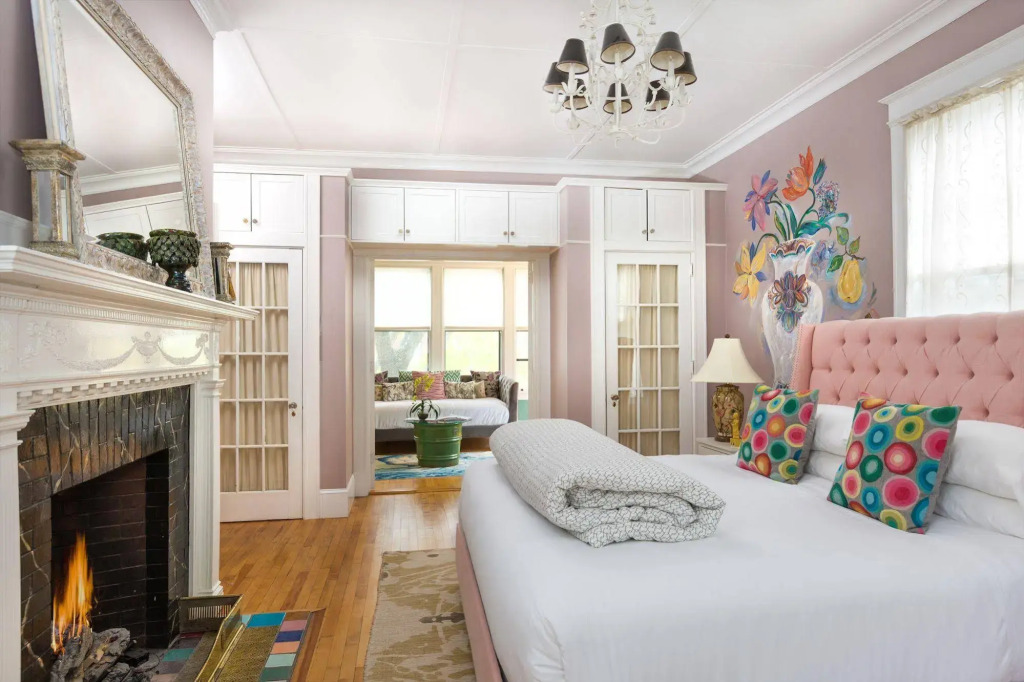 Pomegranate Inn