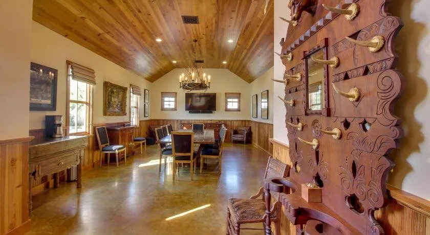 Blacksmith Quarters on Barons Creek