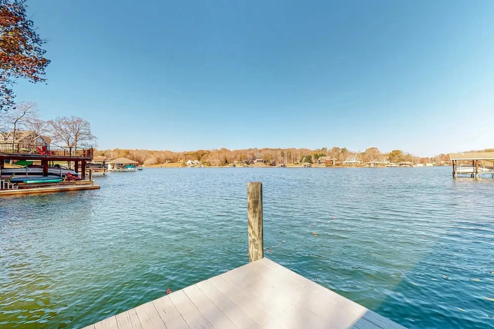 The Lake House on Sunset Point - Lakefront Home With Private Dock & Pool Table