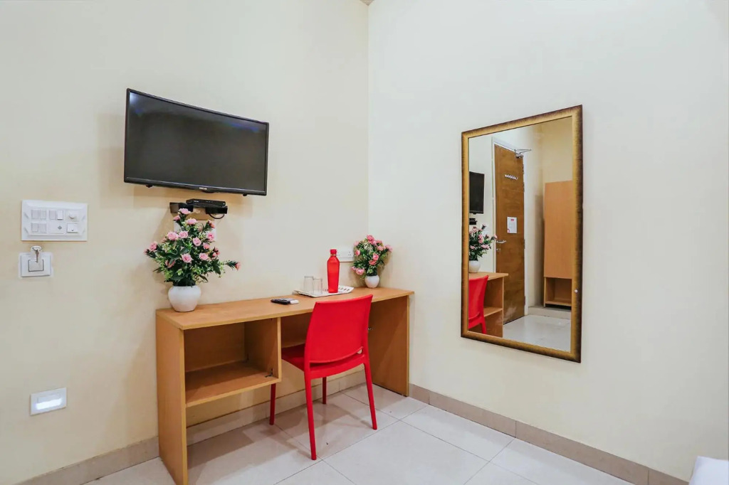 OYO Townhouse 1051 Galaxy Inn
