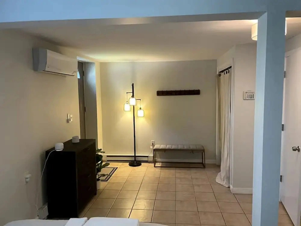 Lovely Two Bedroom Condo in South Boston