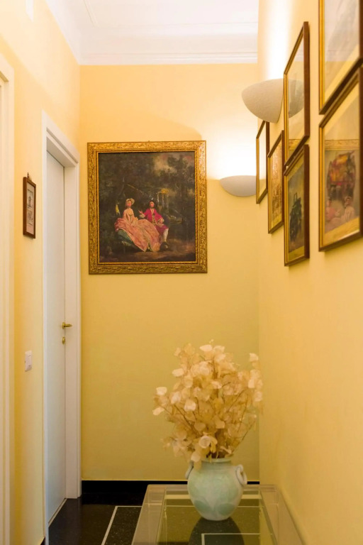 Diamond Apartment